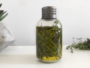 Facetune 25 07 2018 17 01 03 300x225 - DIY Thyme Herbal Oil For Menstrual Relief